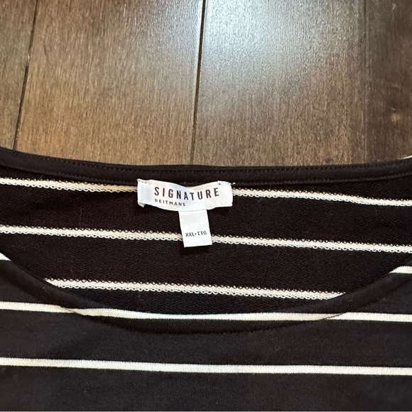 Dressy and Boxy Reitmans Sweatshirt - Picture 2 of 4